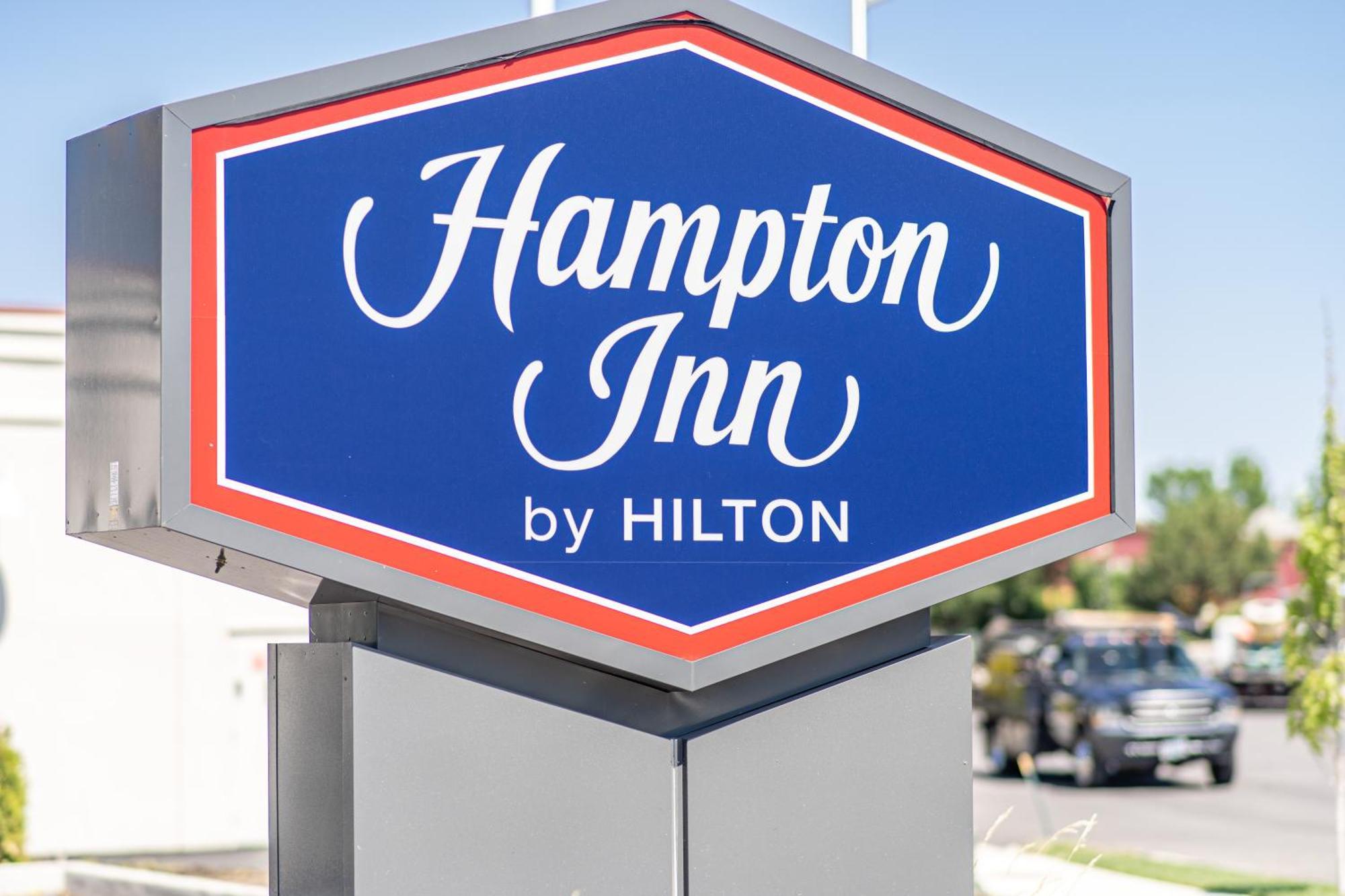 Hampton Inn Redmond Bend Airport Exteriör bild