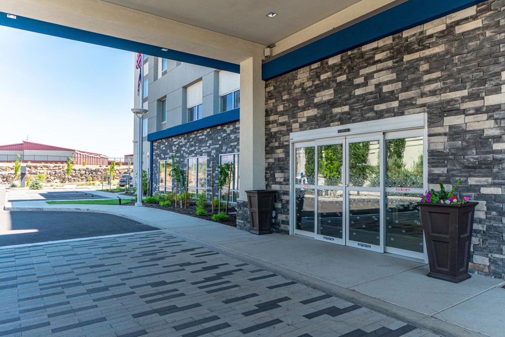 Hampton Inn Redmond Bend Airport Exteriör bild