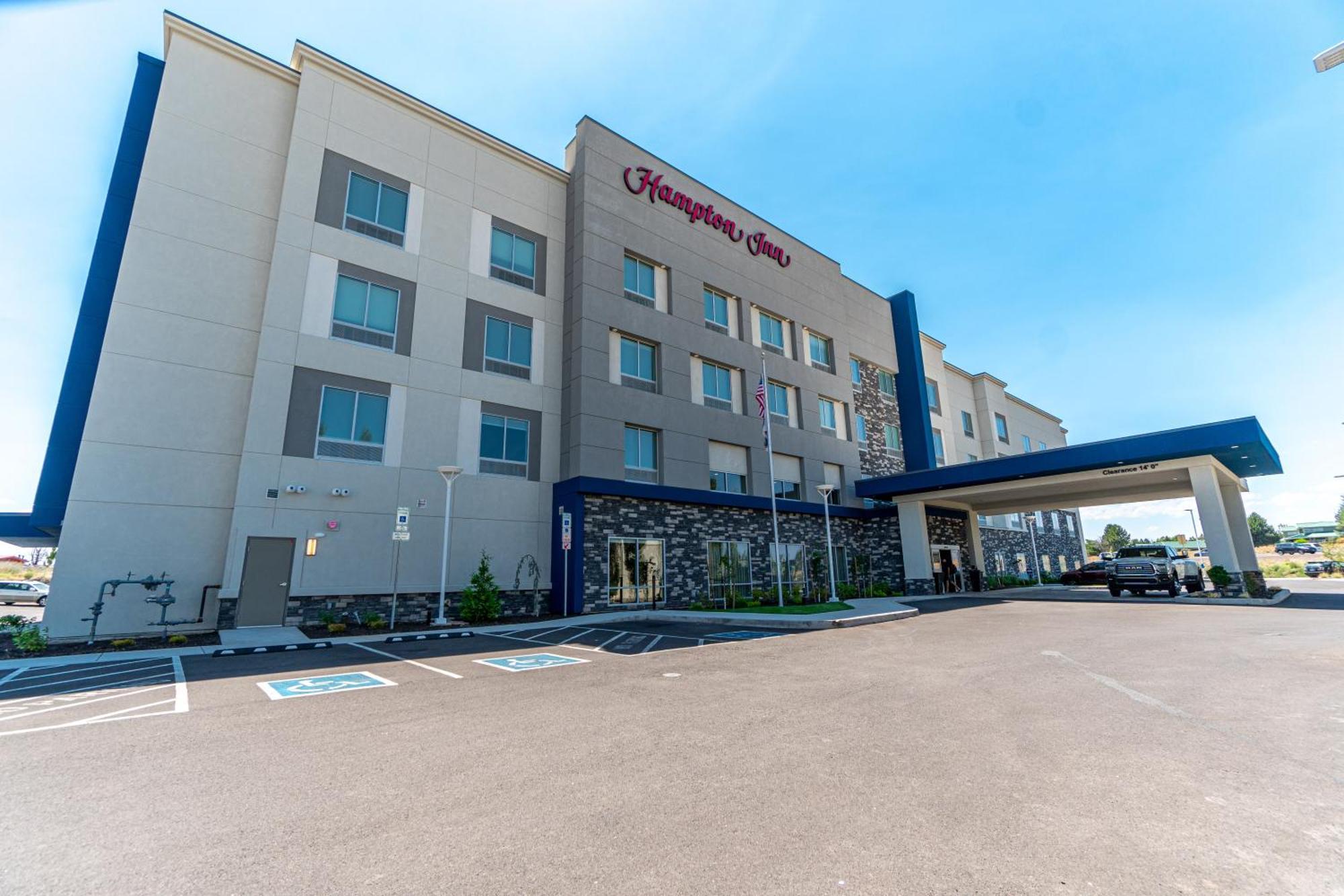 Hampton Inn Redmond Bend Airport Exteriör bild