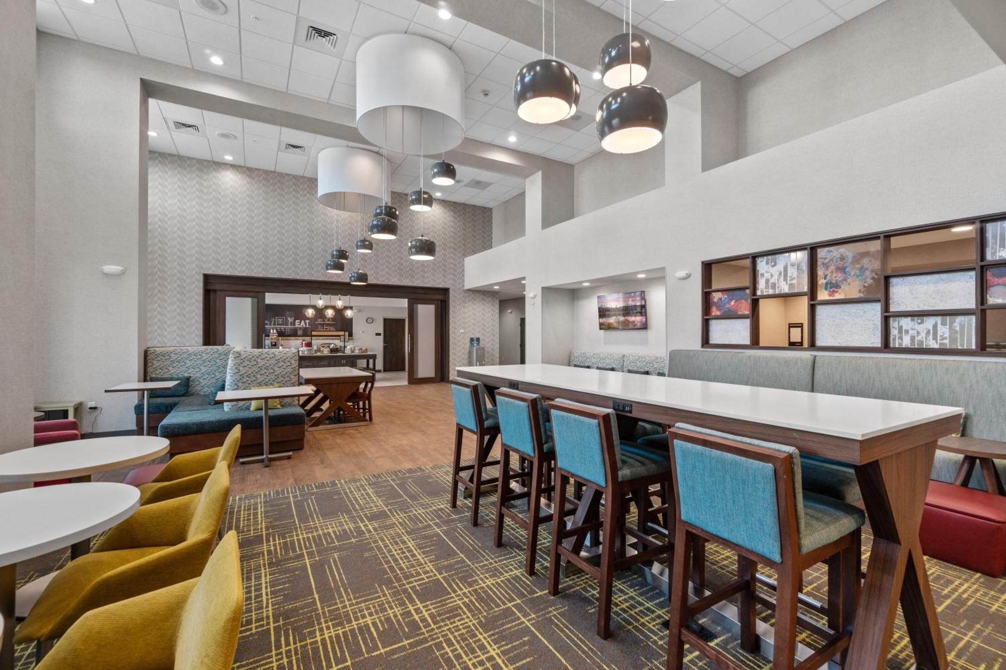 Hampton Inn Redmond Bend Airport Exteriör bild