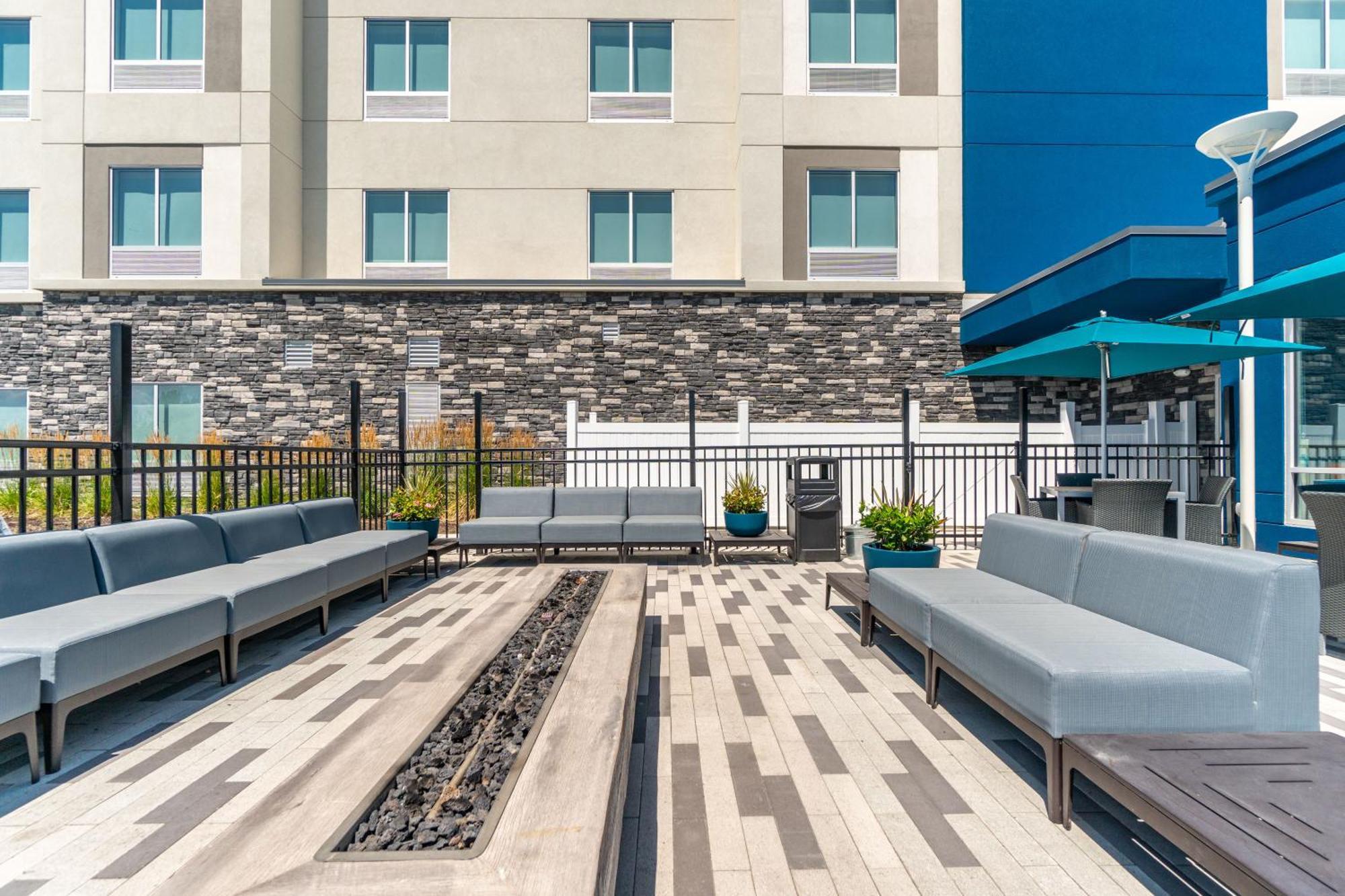 Hampton Inn Redmond Bend Airport Exteriör bild