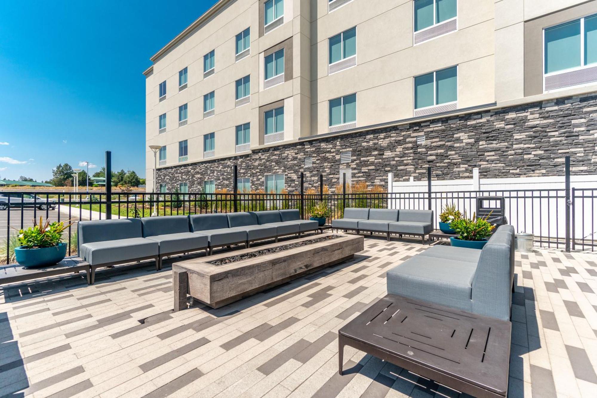 Hampton Inn Redmond Bend Airport Exteriör bild