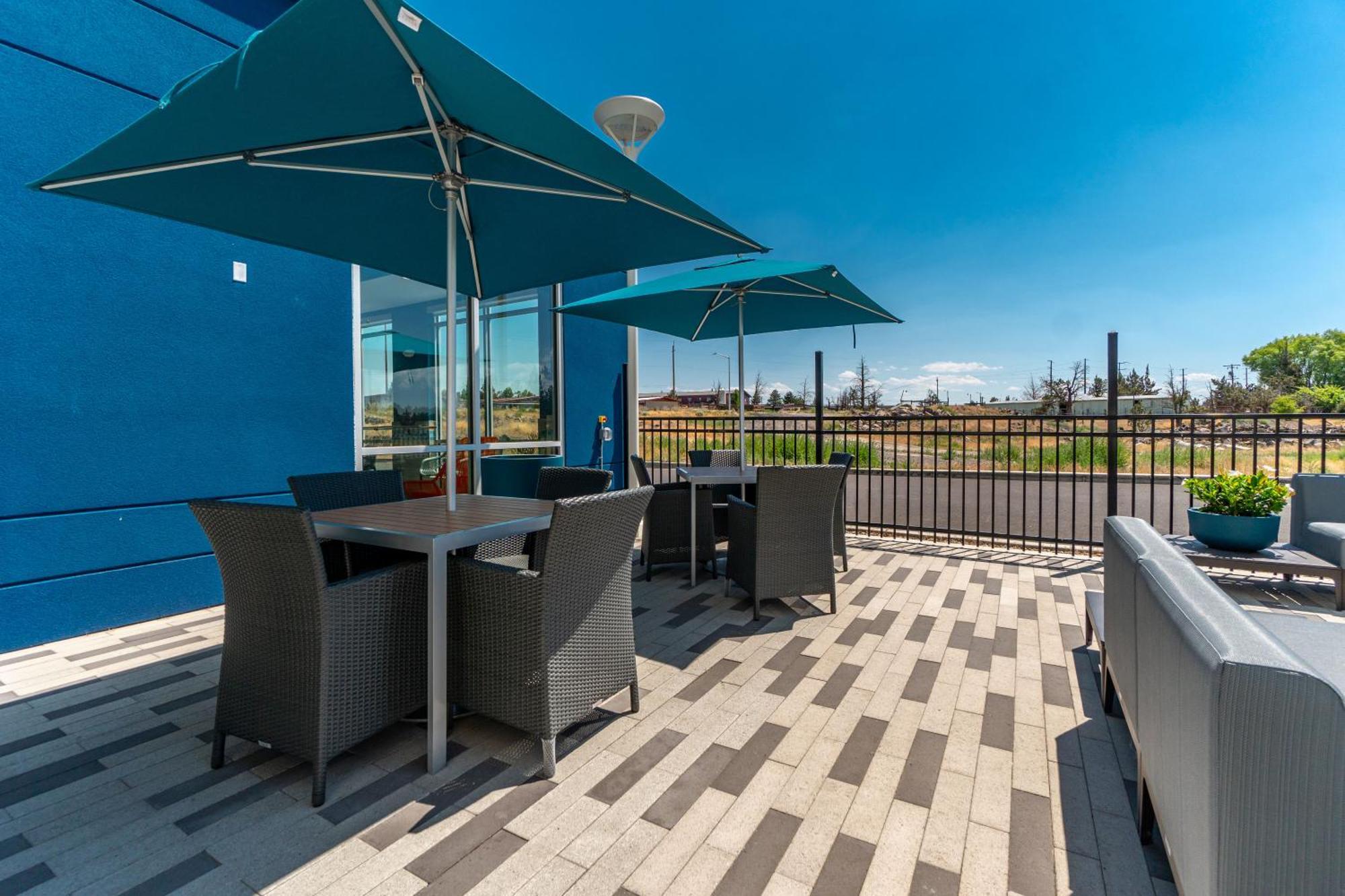 Hampton Inn Redmond Bend Airport Exteriör bild